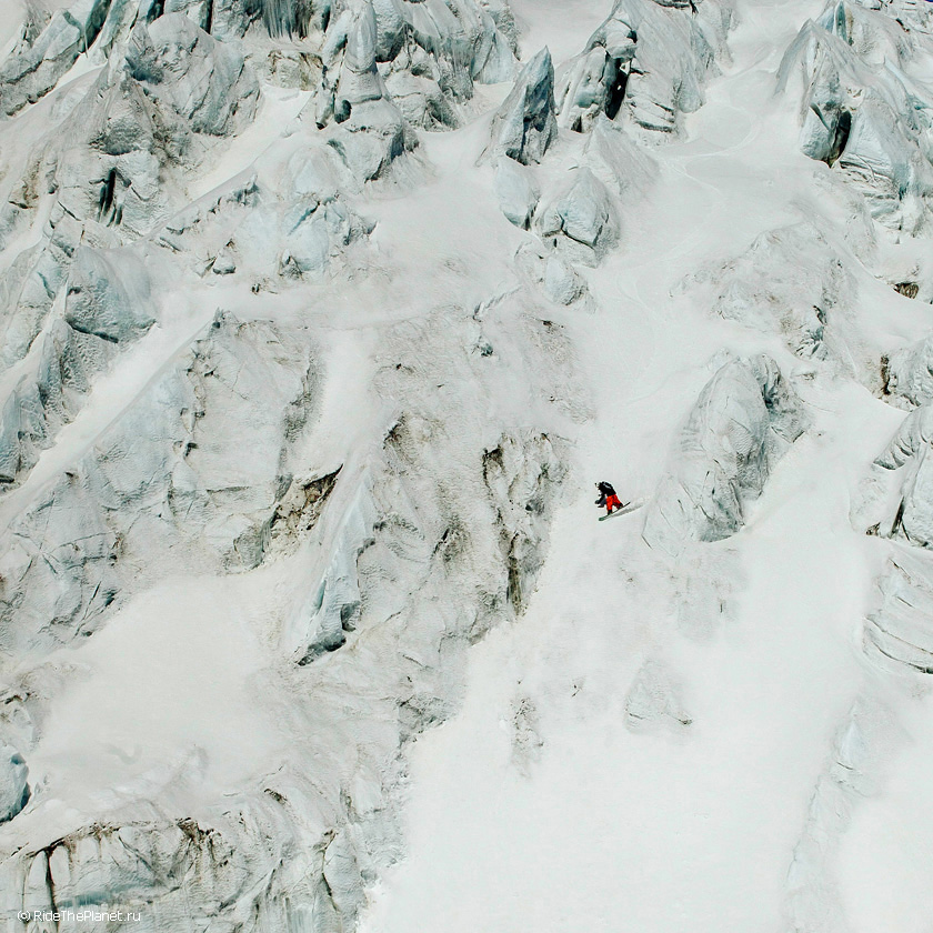 Elbrus region. Elbrus slopes. Gara-Bashi glacier. Rider - Konstantin Galat. Photo by Sergey Puzankov