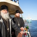 Полярная Экспедиция "Картеш", Архангельск. Епископ Нарьян-Марский и Мезенский Иаков и иерей Роман Тулакин присоединились к команде проекта экспедиции для осуществления миссионерской деятельности в труднодоступных прибрежных районах Большеземельской тундры, острова Вайгач и Новой Земли - самой северной епархии России. Фото: Константин Галат