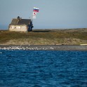 "Полярная Экспедиция Картеш". Южный берег архипелага Новая Земля. Изба "Белая" на мысе Саханин. Фото: Константин Галат
