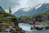 Норвегия. Сплав и съемка на реке Valldola. Райдер Иван Козлачков и оператор Олег Колмовский. Фото – Глеб Ермолаев