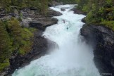 Норвегия. Река Раума. Каякер Алексей Лукин проходит водопад Flemming Foss. Фото – Олег Колмовский