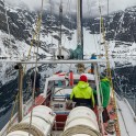 Северная Норвегия. Регион Nord Norge. Яхта "Alter Ego" в Oksfjord у подножия ледника. Капитан Михаил Тигушкин. Фото – Артем Оганов