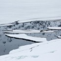 Северная Норвегия. Регион Nord Norge. Остров Arnoya. Максим Братчиков на льду залива. Фото – Константин Галат