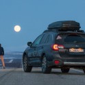 Норвегия на границе с Финляндией и Швецией. Полнолуние. Subaru Outback – официальный автомобиль проекта RideThePlanet. Фото – Константин Галат