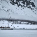 Северная Норвегия. Регион Nord Norge. Яхта "Alter Ego" в заливе острова Arnoya. Фото – Артем Оганов