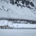 Северная Норвегия. Регион Nord Norge. Яхта "Alter Ego" в заливе острова Arnoya. Фото – Артем Оганов
