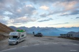 Команда RideThePlanet на высокогорном автомобильном перевале между Италией и Австрией. Фото – Константин Галат