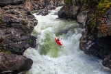 Горный Алтай. Верховья реки Чулышман. Каякер – Иван Козлачков. Фото - Константин Галат